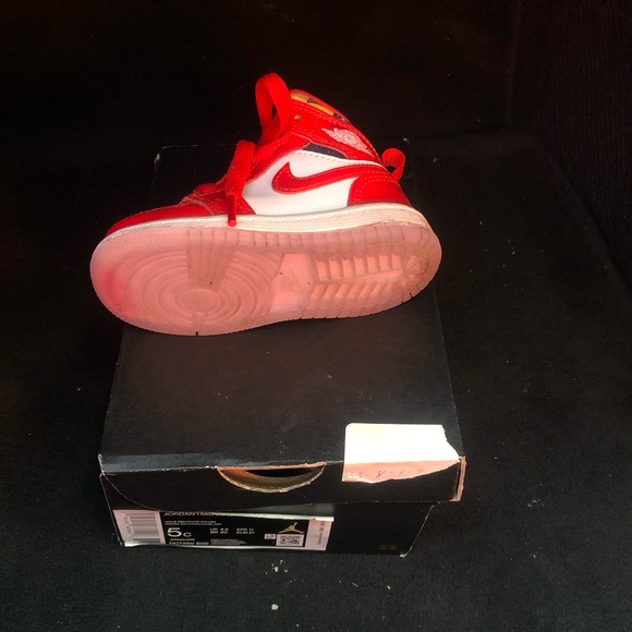 Baby shoe - Picture 2 of 2